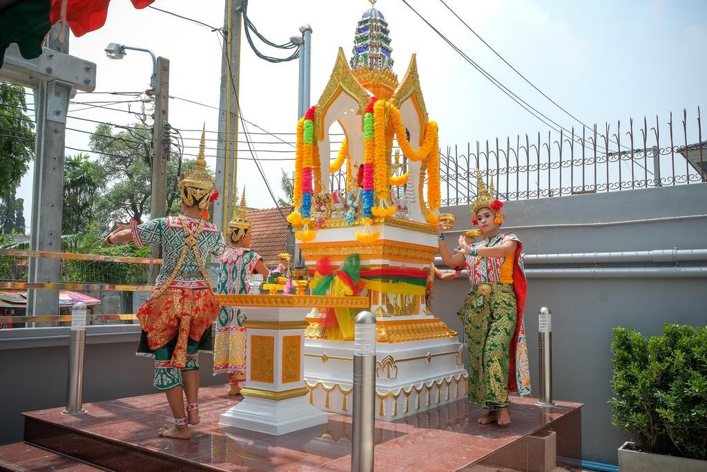 บี 32 อพาร์ตเมนต์ Aparthotel กรุงเทพมหานคร ภายนอก รูปภาพ