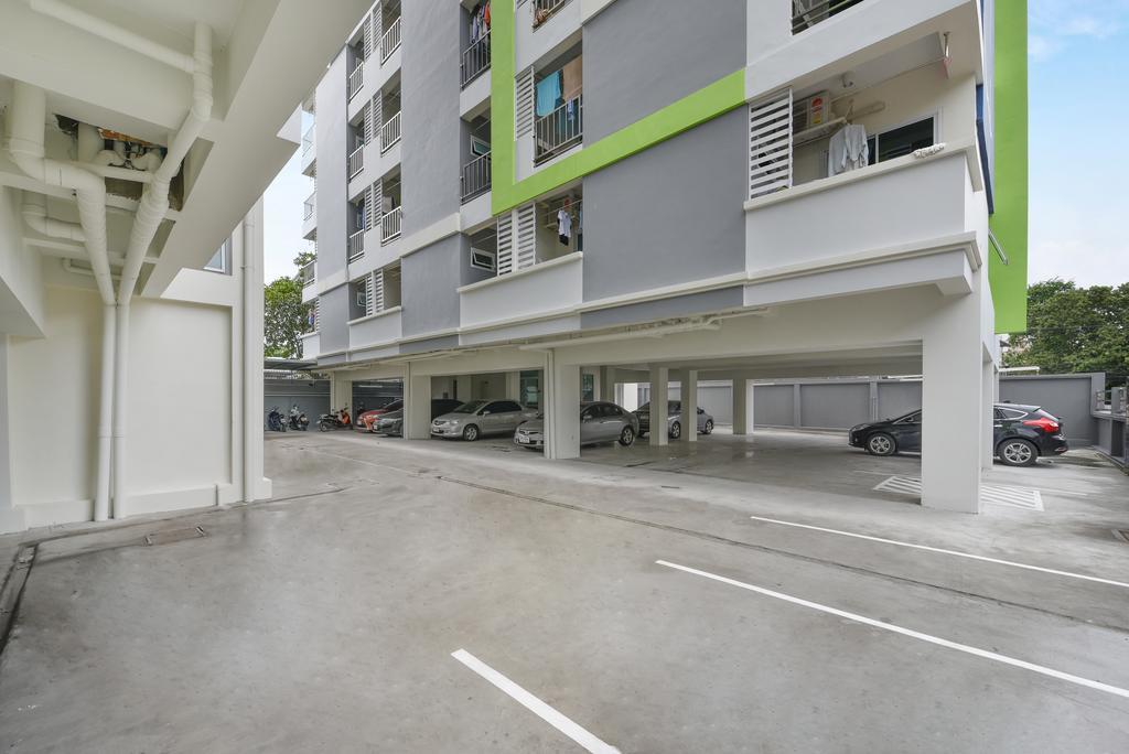 บี 32 อพาร์ตเมนต์ Aparthotel กรุงเทพมหานคร ภายนอก รูปภาพ